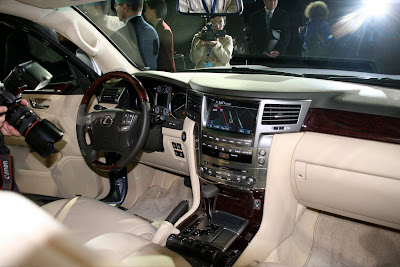 2008 Lexus LX 570 at the New York Auto Show