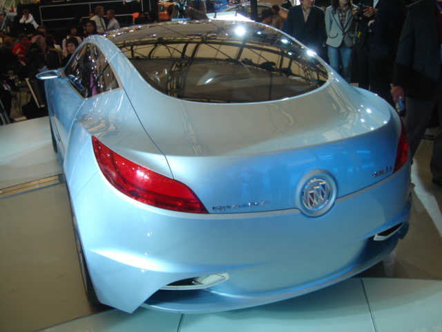 [2007_Shanghai_Auto_Show_Buick_Riviera_Concept_09.jpg]