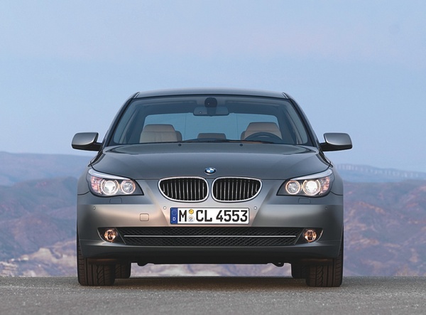 [2008_BMW_5_Series_Sedan+_4.jpg]