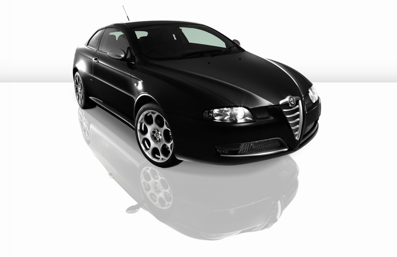 [Alfa_Romeo_GT_Blackline_Limited_Edition_1.jpg]