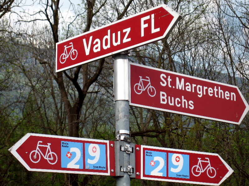 [CH-FL+Bike+Route+Signs.JPG]