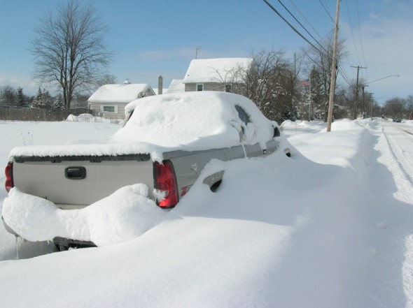 [truck+under+snow+(2.10.07).jpg]