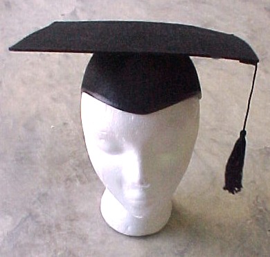[graduation_cap_black_felt.JPG]