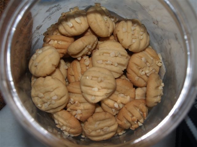 [Peanutbutter+cookies2.JPG]