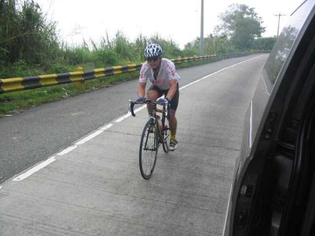 [Masters_Cup_best_young_rider_Michael_Miranda_climbs_baguio.BMP]