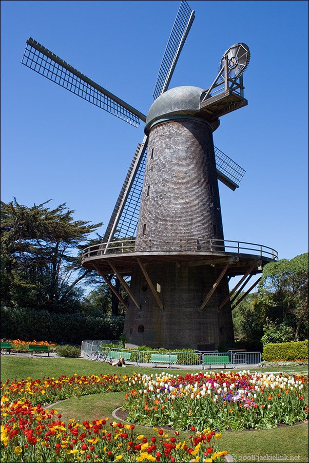 [Windmill+in+April.jpg]