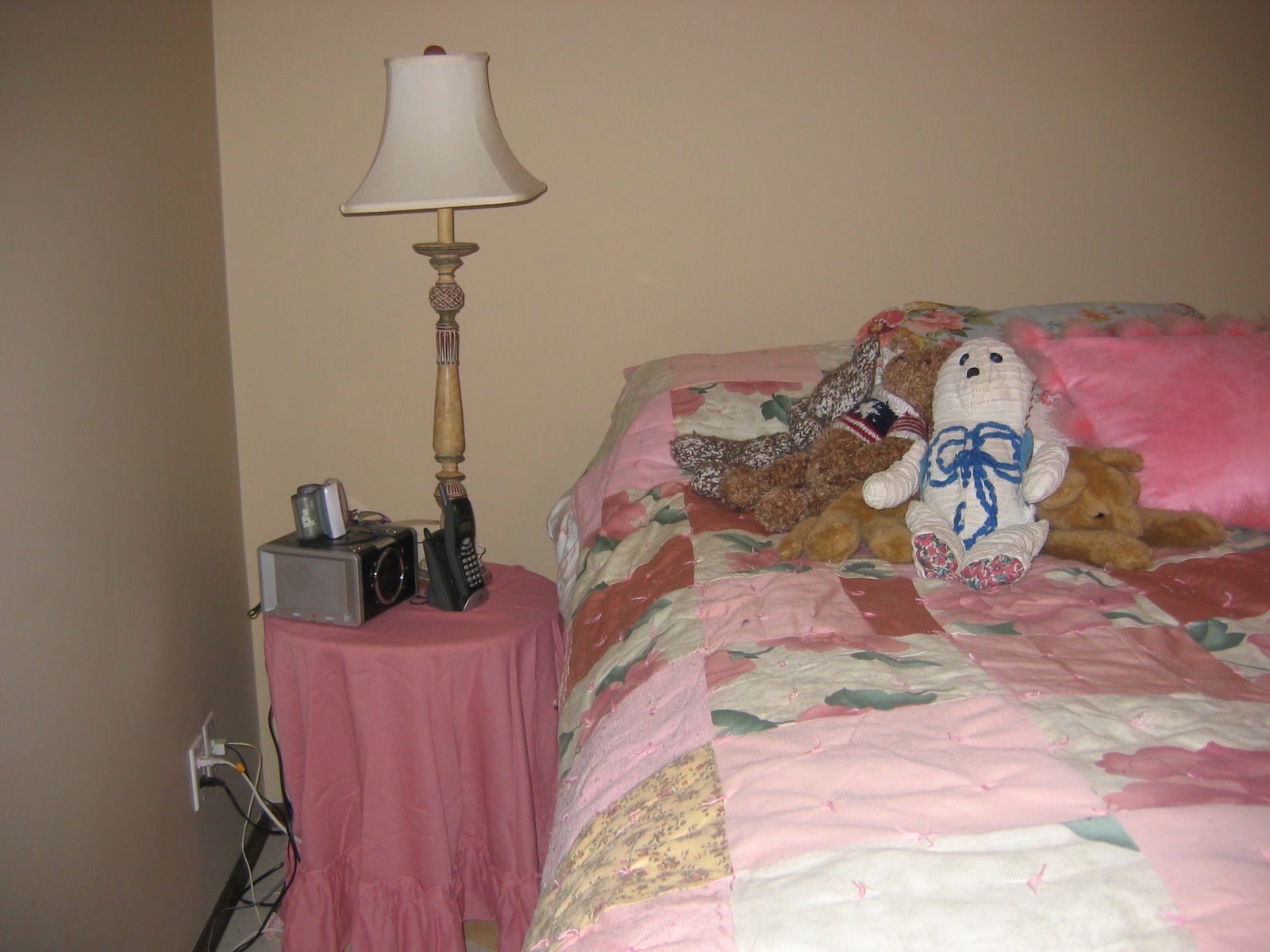 [My+new+bed+July+11,+2008+#2.JPG]