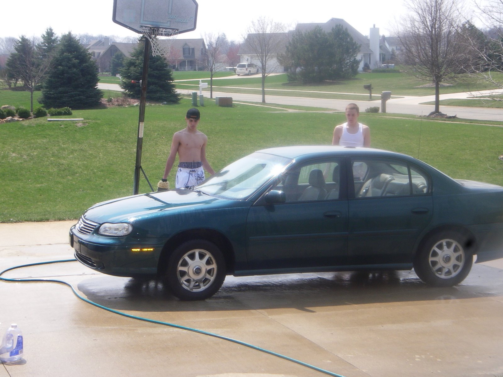 [Zach+lost+a+bet+to+his+dad+and+had+to+wash+the+car08+003.jpg]