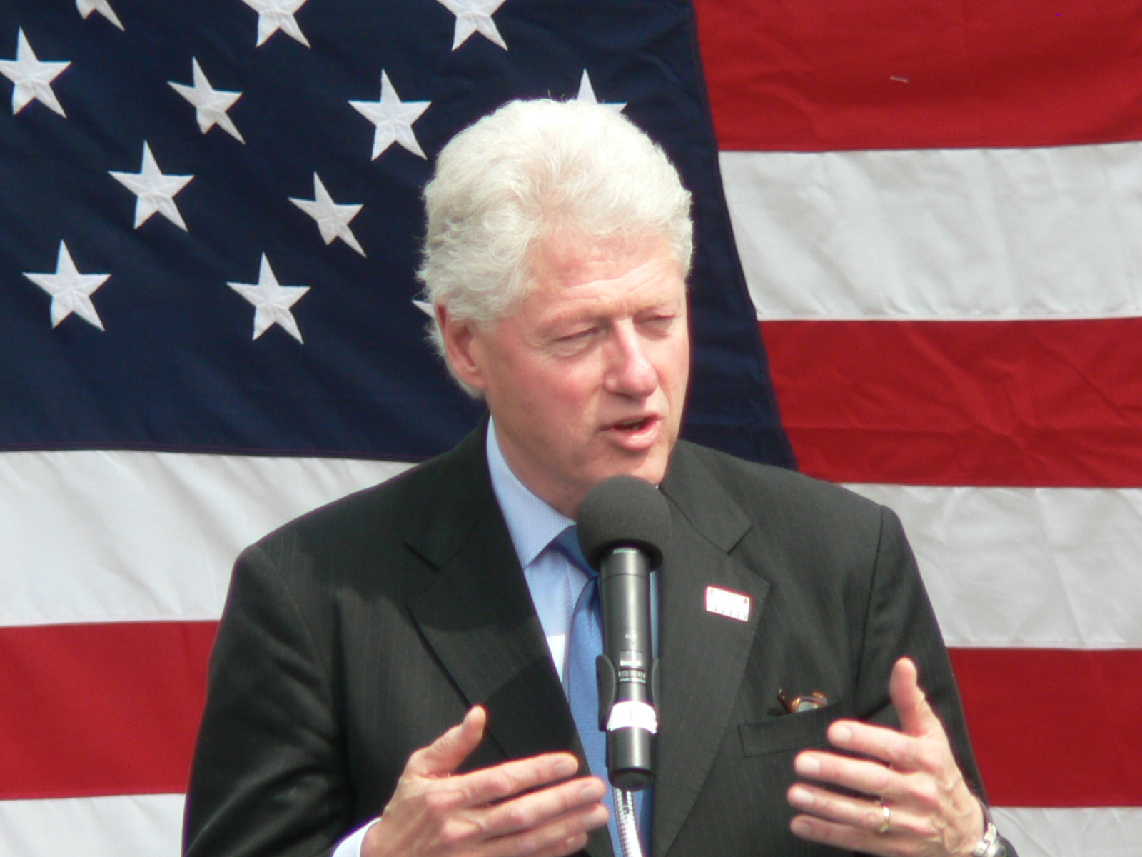 [P1000497+-+Bill+Clinton+Speaking+closeup+1.JPG]