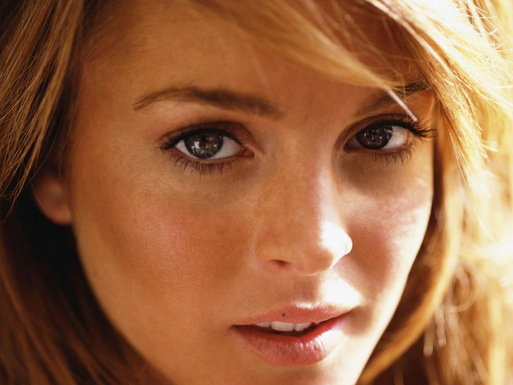 [Lindsay_Lohan-02-beautiful_desktop_wallpapers.blogspot.com.jpg]