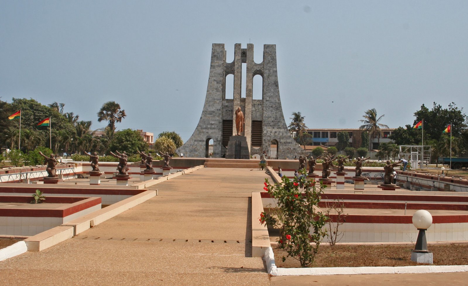[Accra+Nkruma-Memorial.jpg]
