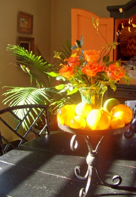 [how-to-make-fruit-centerpiece-with-oranges-and-lemons.jpg]