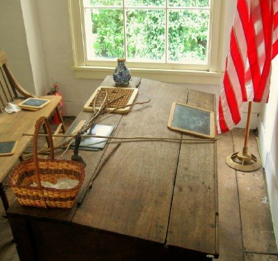 [travellers-rest-historic-schoolroom.jpg]