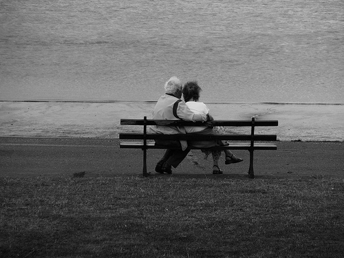 [bench-couple-28-08-2006.jpg]