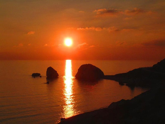 [Cyprus1-Aphrodite-Rock.jpg]