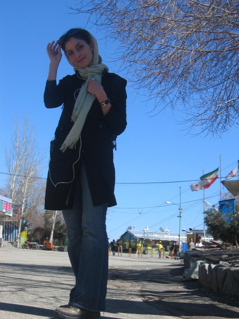 [iranian+really+girl.jpg]