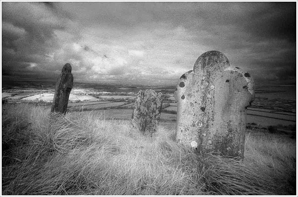 [Forgotten+Grave+Stones.jpg]