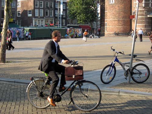 [pr2s_amsterdam_bicycle_suit.jpg]