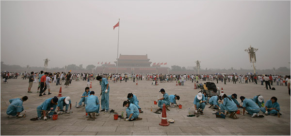 [Tiananmen+square.jpg]