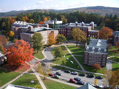 [400px-Dartmouth_College_campus_2007-10-20_09.JPG]