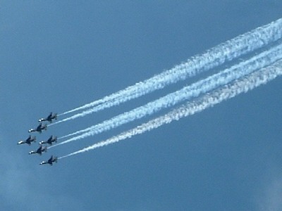 [Another_shot_of_the_Thunderbirds.jpg]