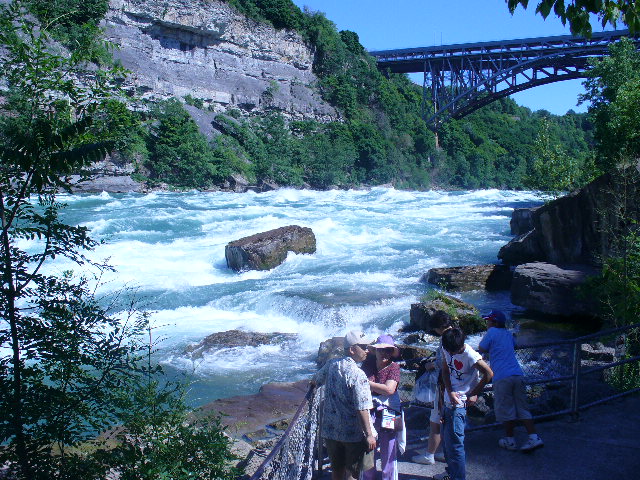 [Niagara+Falls+2007+057.jpg]