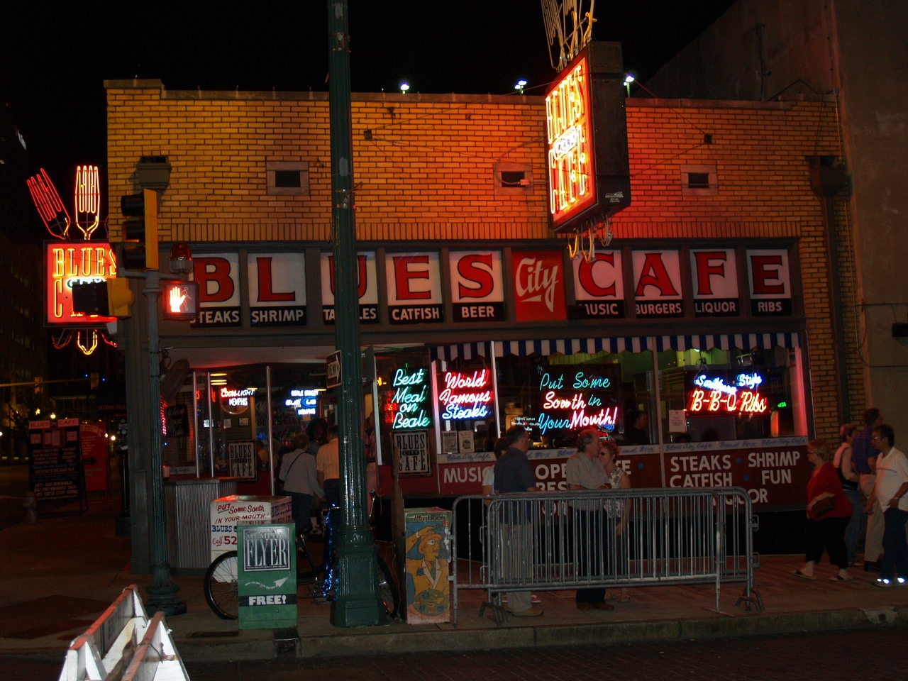 [Blues+City+Cafe.JPG]