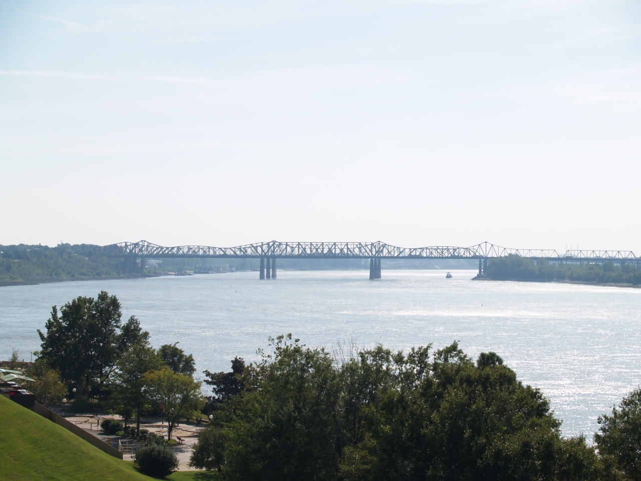 [Mississippi+River+and+Bridges.JPG]