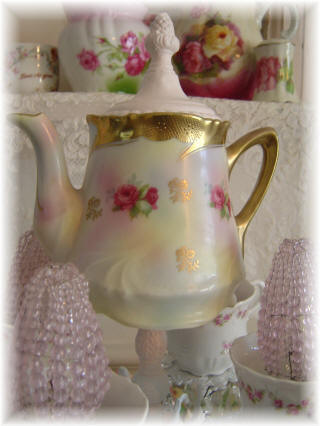 [pink+teacup+chandeliers+073.jpg]
