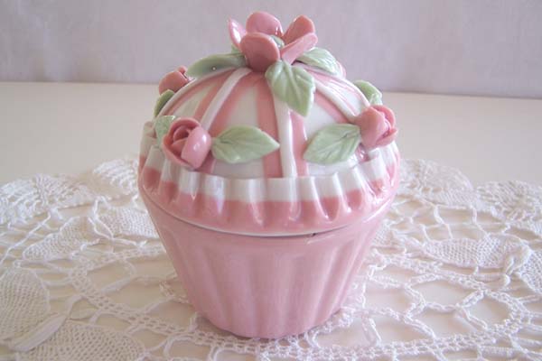 [florele+robert+cup+cakes4.jpg]