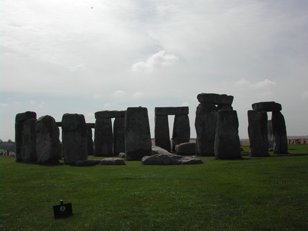[uk-stonehenge.jpg]