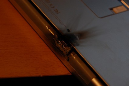 [MacBook-Pro-Fire-Explosion_thumb.jpg]