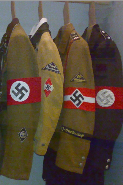 [uniformes+nazis+blog.jpg]