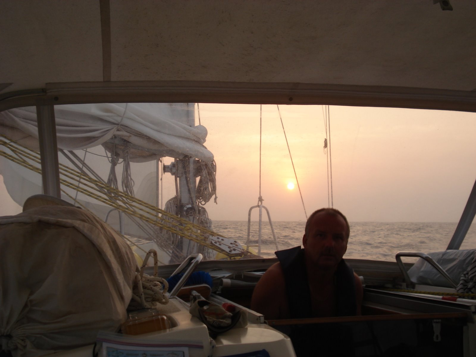 [sailing+into+sun+set+3.JPG]