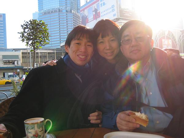 [01+-+Cafe+with+parents.jpg]