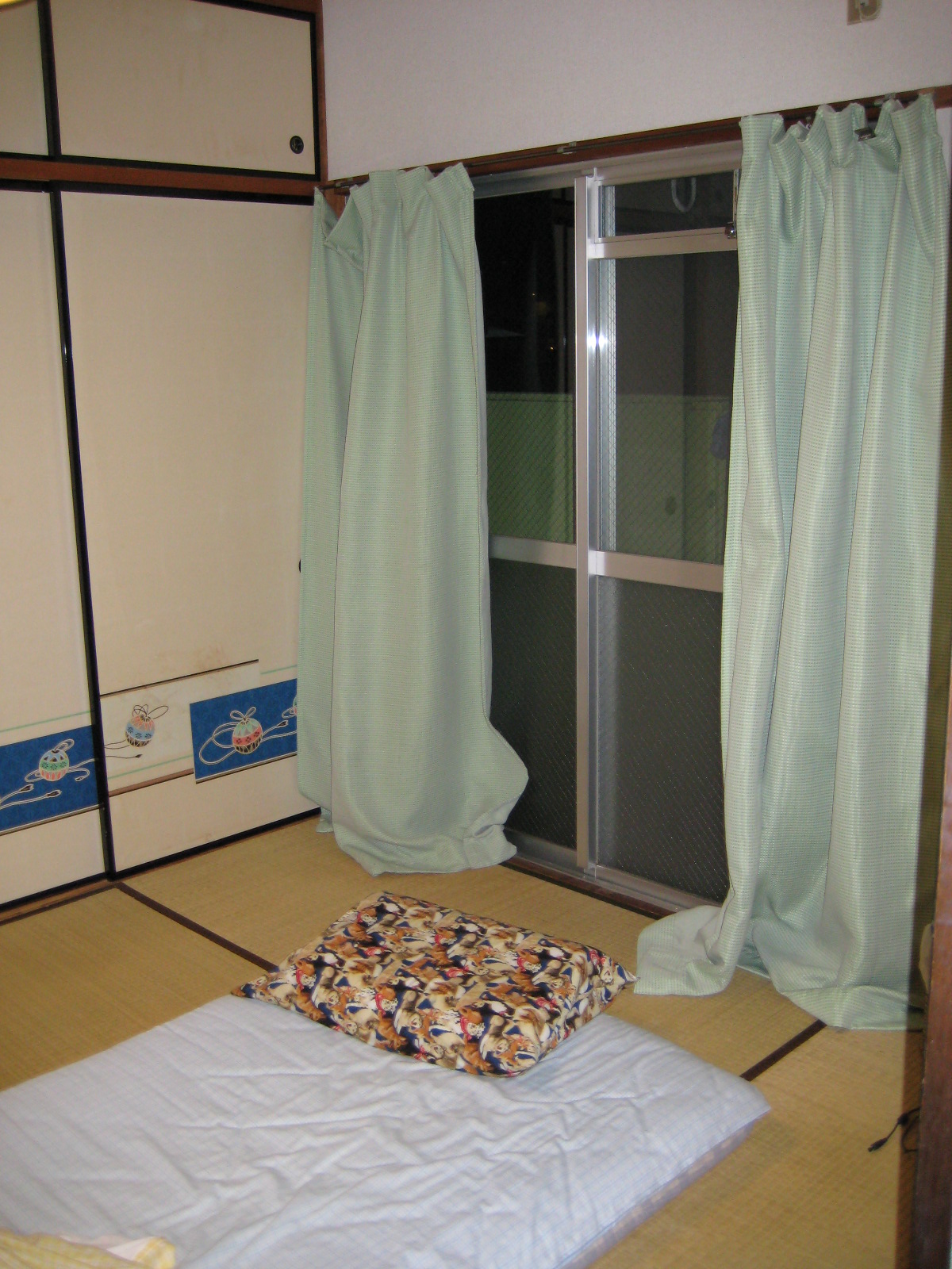 [Tatami+Room+to+Balcony.jpg]