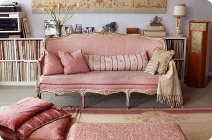 [Chiara+-+Pink+Couch.jpg]