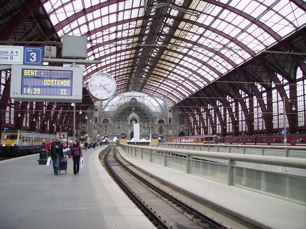 [313390-Antwerp-Station-0.jpg]