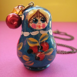 [russian+doll+necklace.jpg]