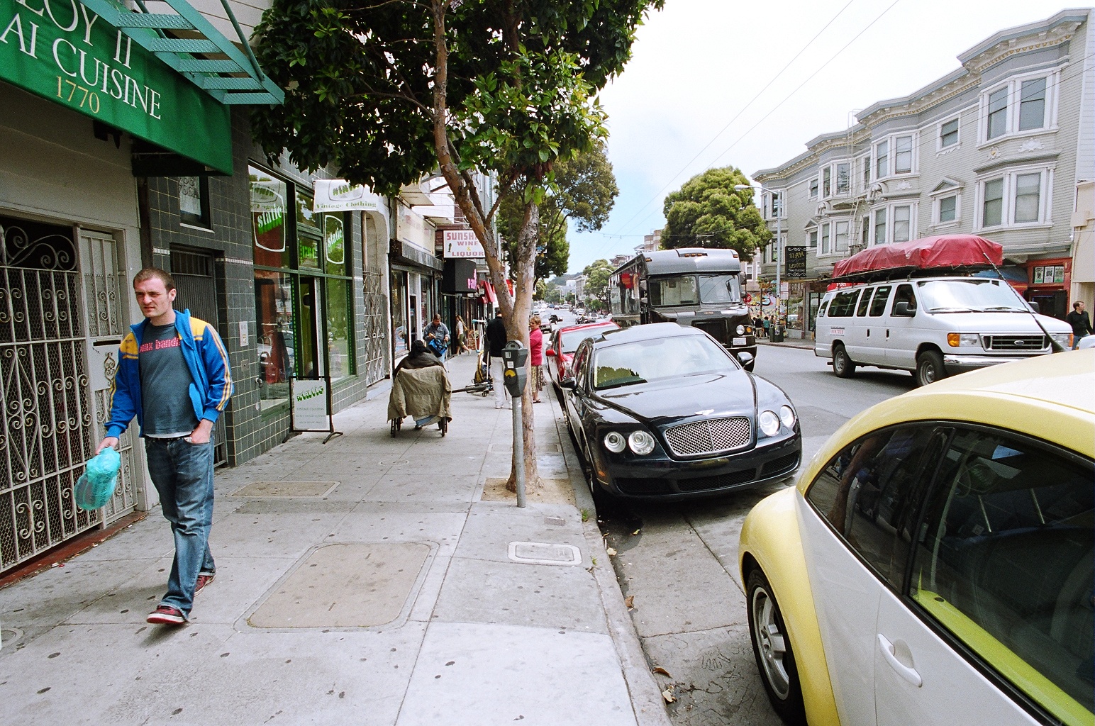 [The+Bentley,+The+Beetle+and+the+Dude,+Haight+Ashbury+Distric,+San+Francisco+CA,+2007.JPG]