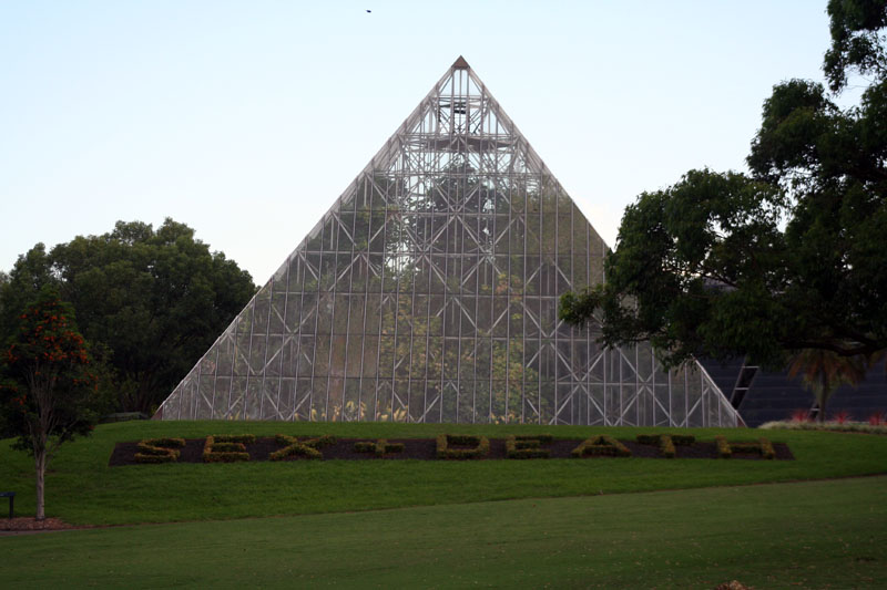 [8432.rbg.sex.death.pyramid.jpg]