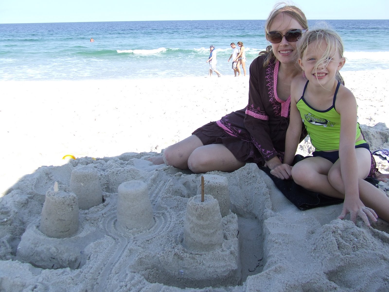 [our+sand+castle.JPG]