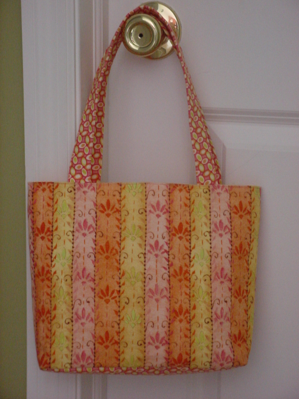 [pink+and+orange+purse.jpg]