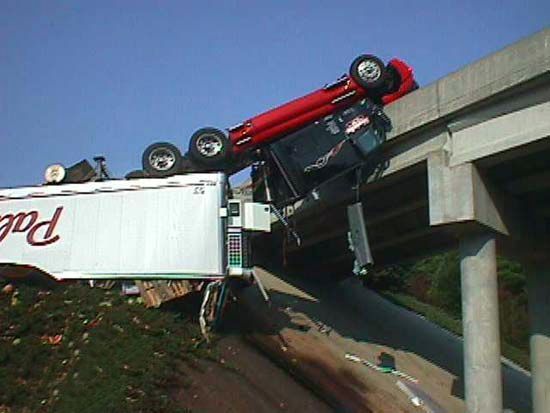 [truck_accidents_026.jpg]