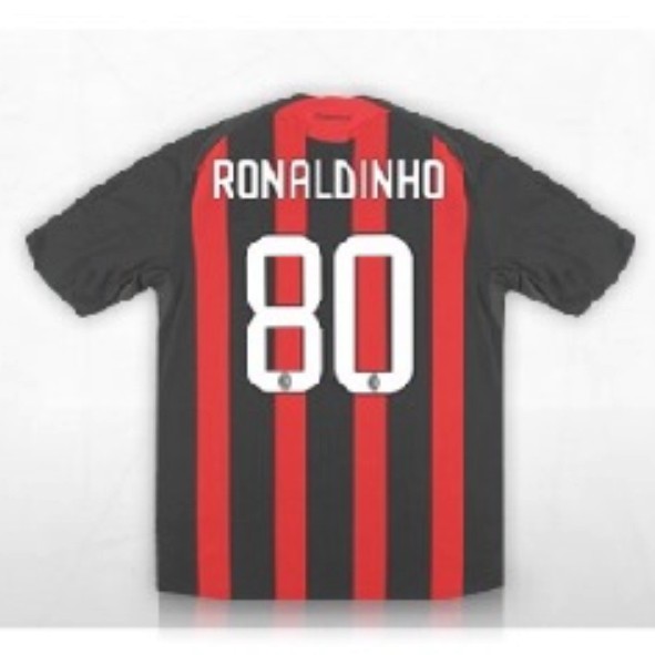 [Ronaldinho80.jpg]