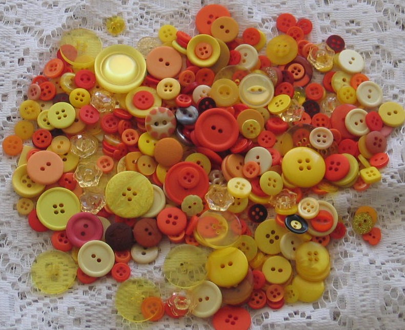 [orange_yellow+buttons.JPG]