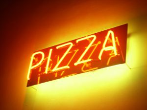 [pizza+sign.jpg]
