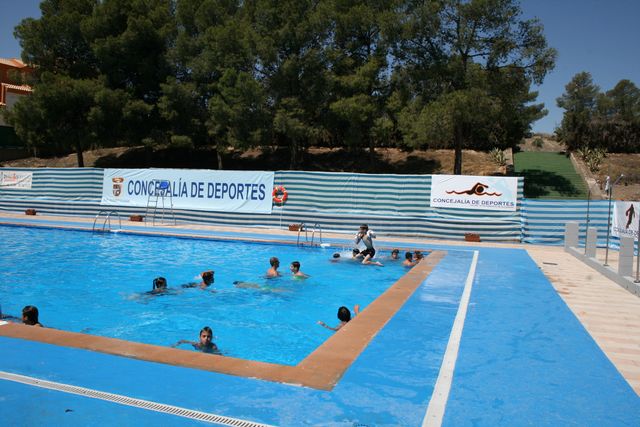[piscina+escuela+de+verano+2008.jpg]