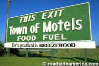 [town+of+motels.jpg]