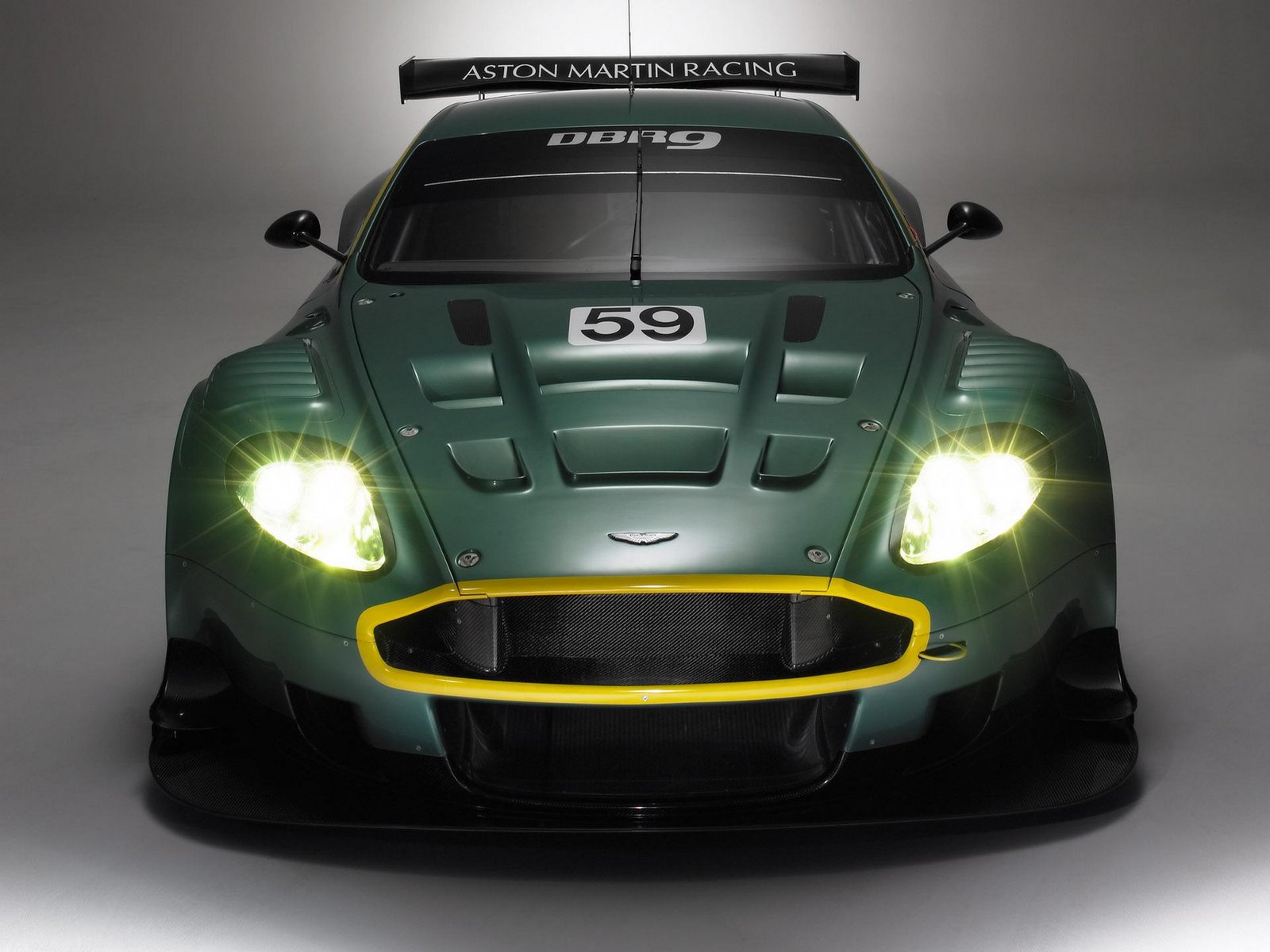 [Aston+Martin+DBR9+02++car+wallpaper+stockwallpapers.blogspot.com.jpg]